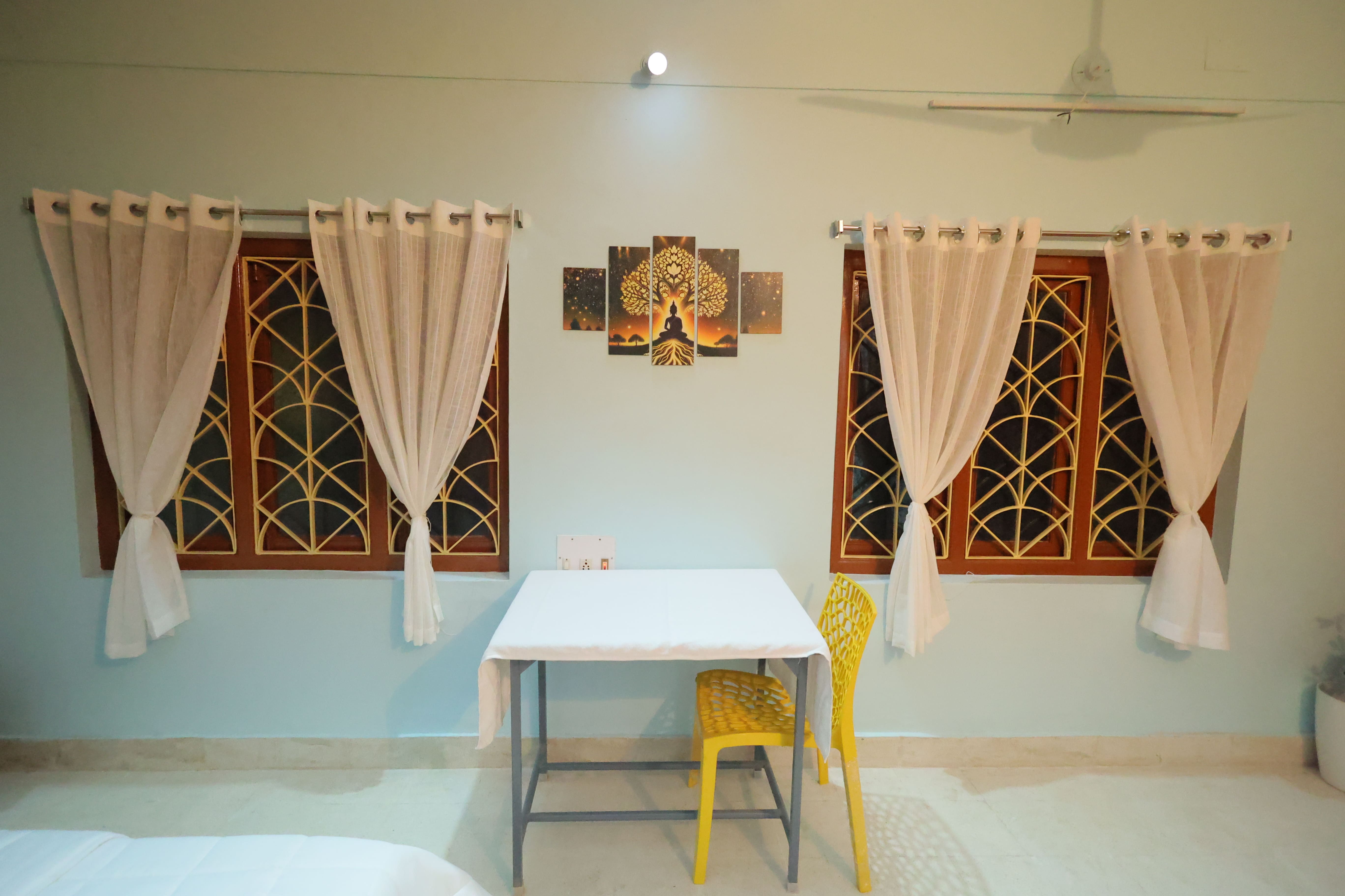 Lounge 1 Image 6